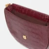Frayme Croc-Effect Embossed Medium Flap Shoulder Bag Frayme Croc-Effect Embossed Medium Flap Shoulder Bag
