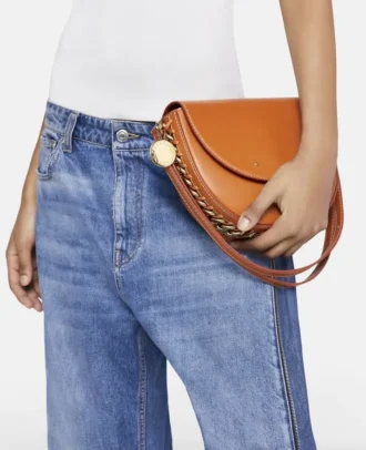 Frayme Medium Flap Shoulder Bag