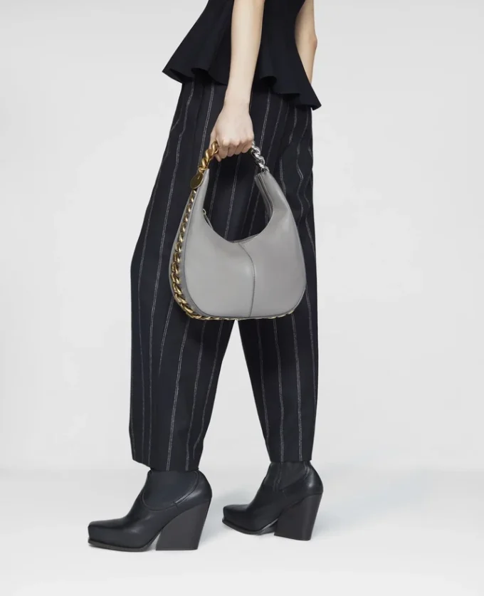 Frayme Small Zipped Shoulder Bag Frayme Small Zipped Shoulder Bag