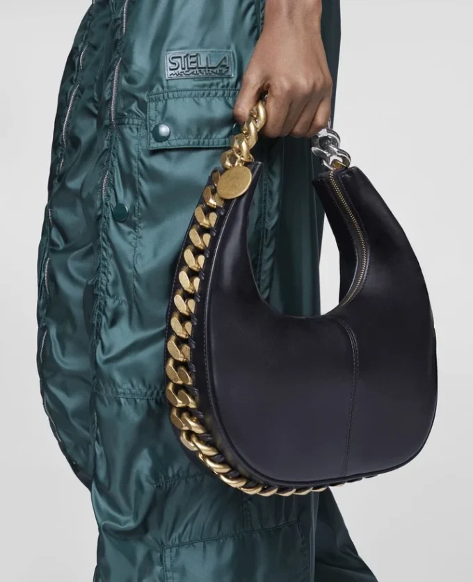 Frayme Small Zipped Shoulder Bag Frayme Small Zipped Shoulder Bag