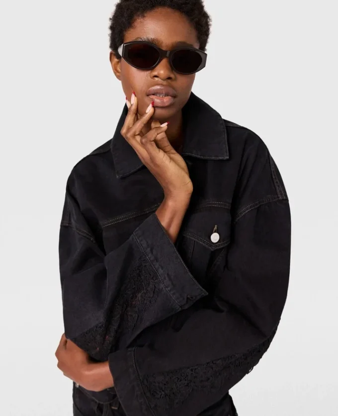 Lace-Insert Paneled Denim Jacket Lace-Insert Paneled Denim Jacket