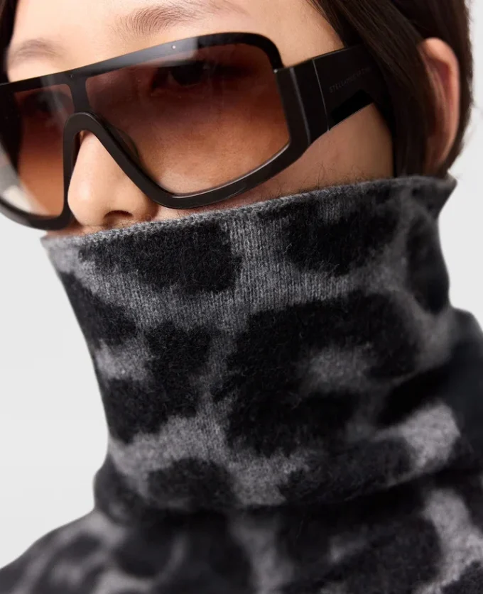 Leopard Jacquard Turtleneck Sweater Leopard Jacquard Turtleneck Sweater