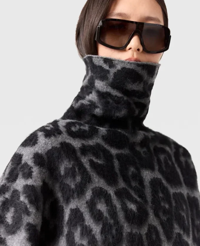 Leopard Jacquard Turtleneck Sweater Leopard Jacquard Turtleneck Sweater