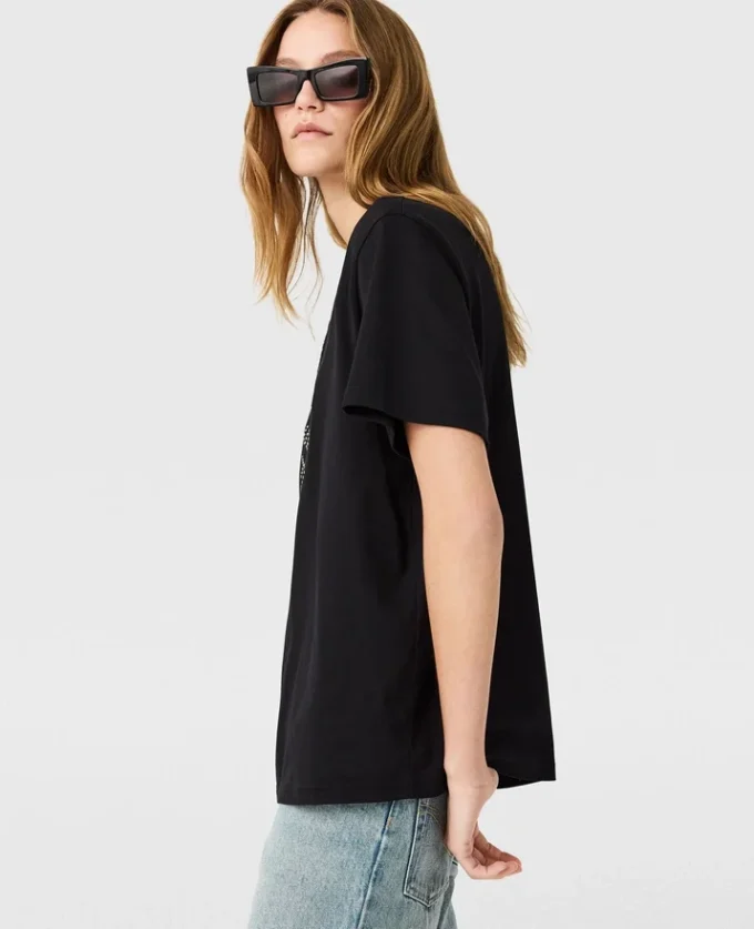 Logo-Embroidered Boyfriend T-Shirt Logo-Embroidered Boyfriend T-Shirt