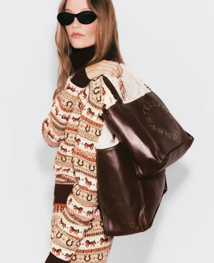 Logo Plush-Lined Crossbody Tote Bag Logo Plush-Lined Crossbody Tote Bag