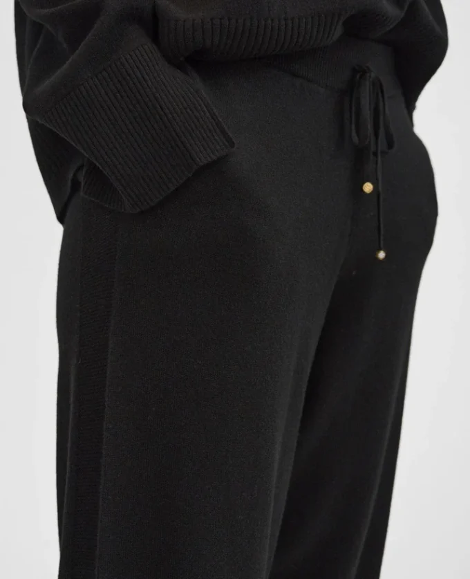 Mid-Rise Tapered Sweatpants Mid-Rise Tapered Sweatpants