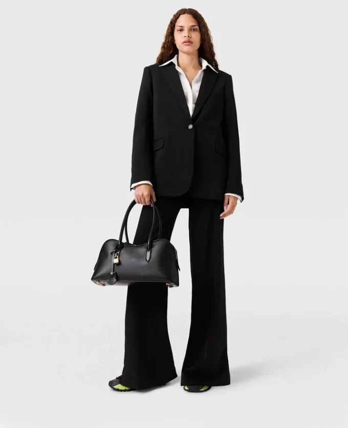 Single-Breasted Blazer Single-Breasted Blazer