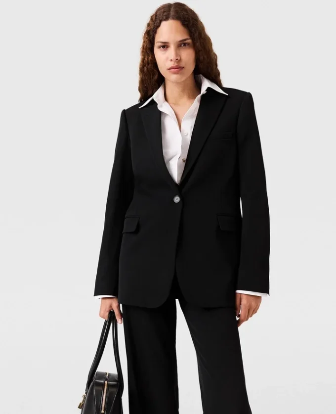 Single-Breasted Blazer Single-Breasted Blazer