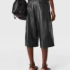 Wide-Leg Vegan Bermuda Shorts Wide-Leg Vegan Bermuda Shorts