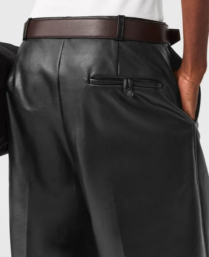 Wide-Leg Vegan Bermuda Shorts Wide-Leg Vegan Bermuda Shorts